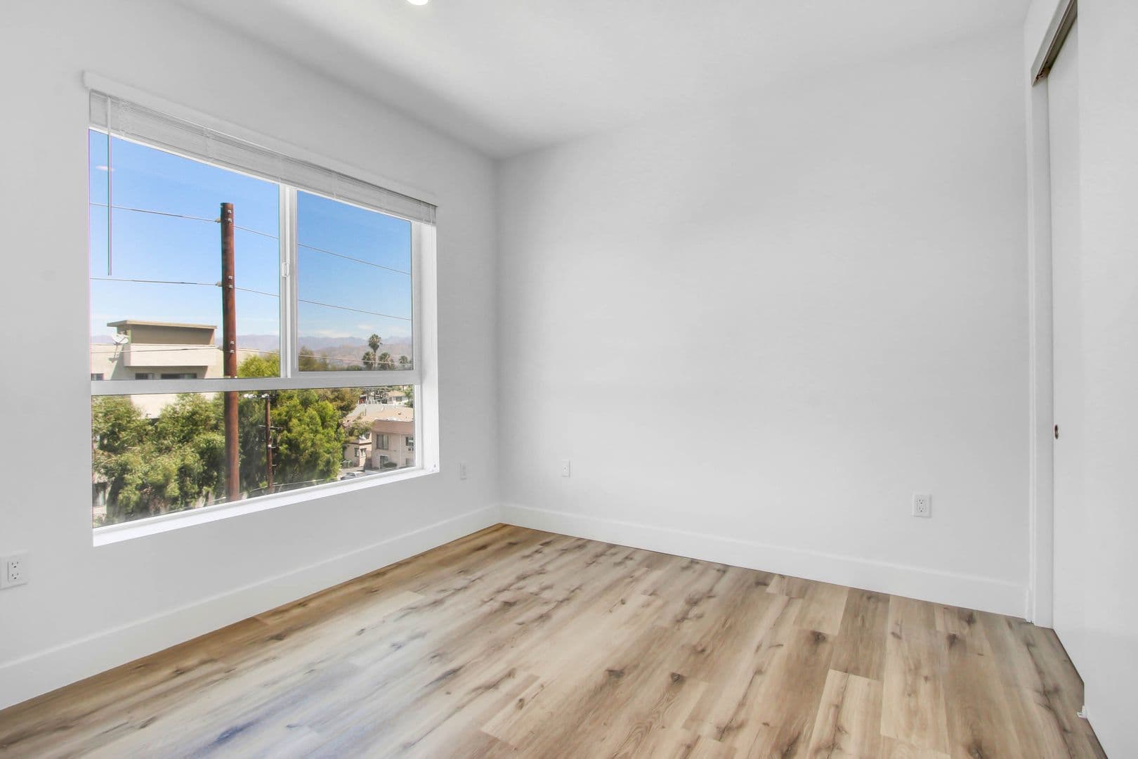 North Hollywood Apartment: 5755 Tujunga Avenue