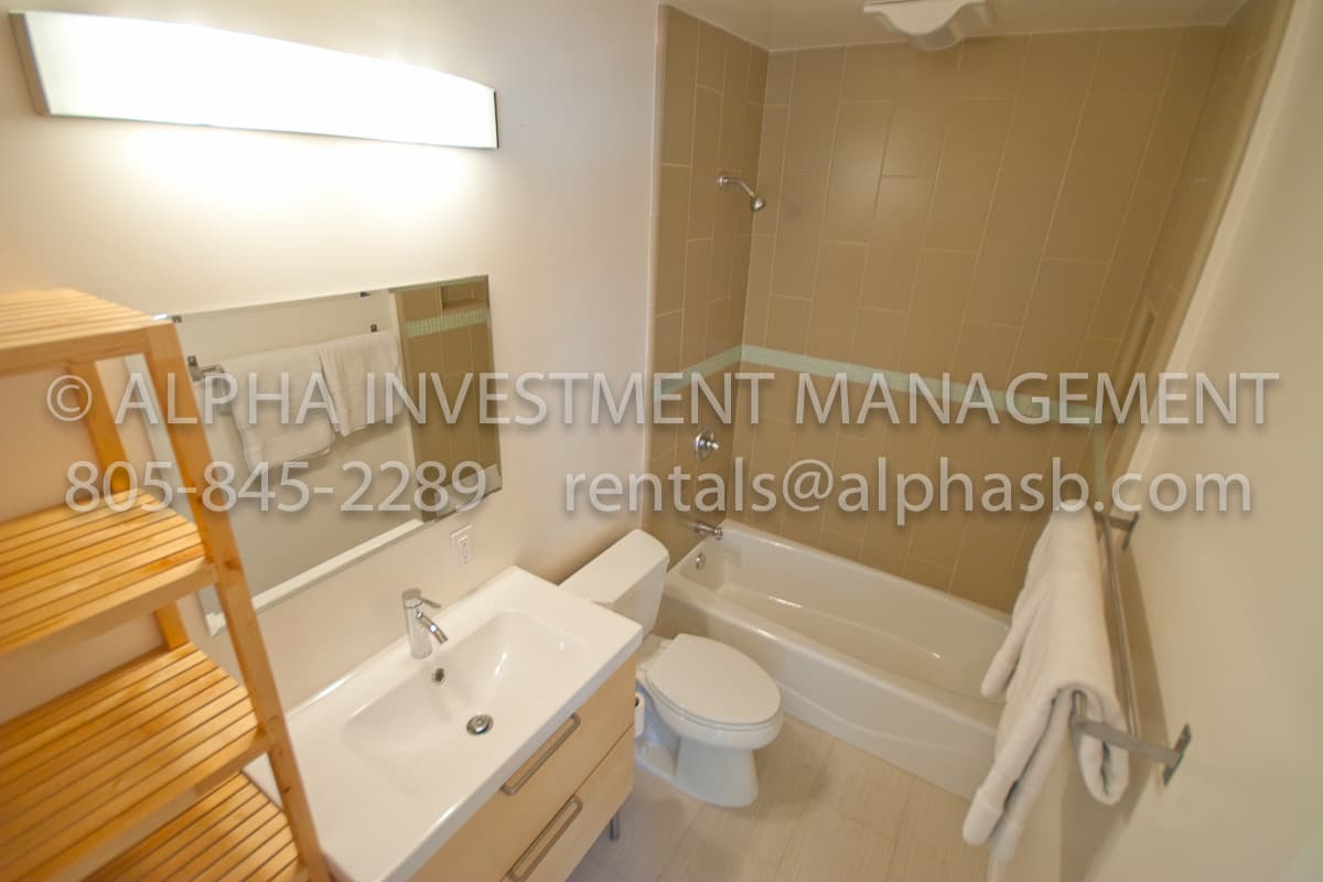 Santa Barbara Apartment: 323 W. Quinto St