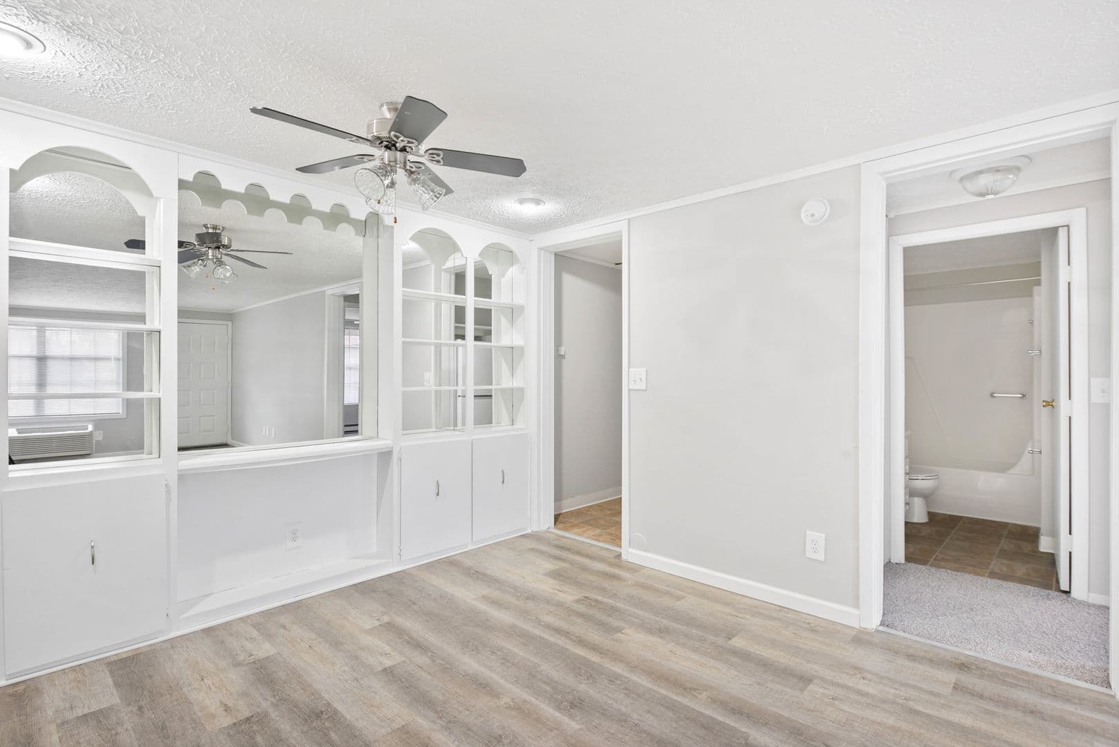 Reynoldsburg Apartment: 2760 Flag Lane