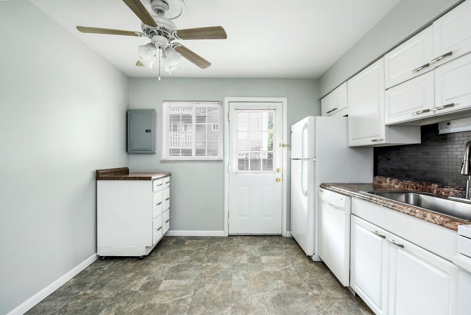 Columbus Apartment: 810 Riverview Drive