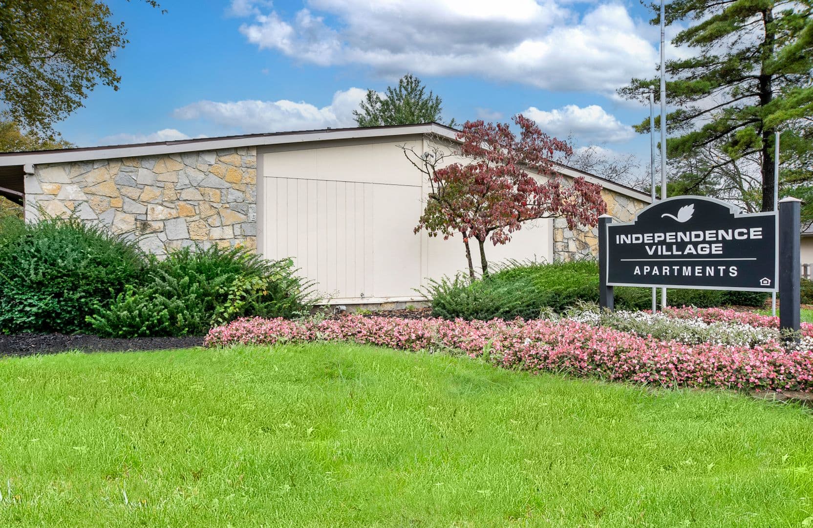 Reynoldsburg Apartment: 2760 Flag Lane