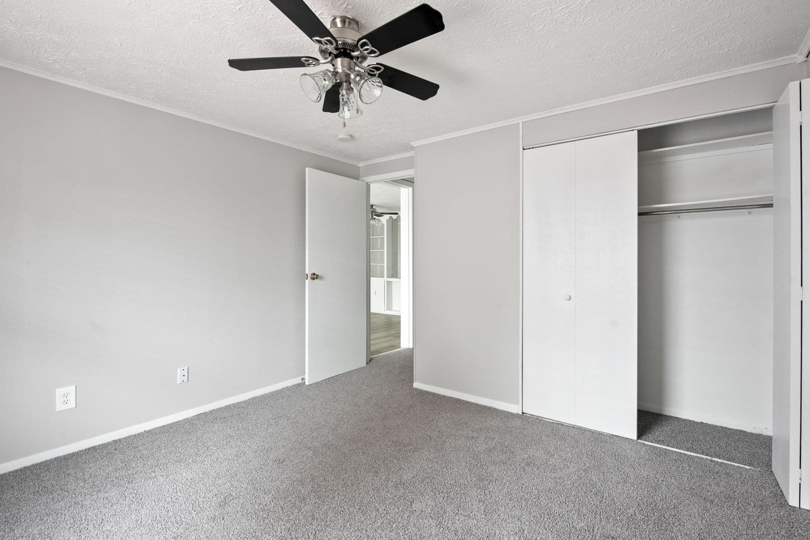 Reynoldsburg Apartment: 2760 Flag Lane