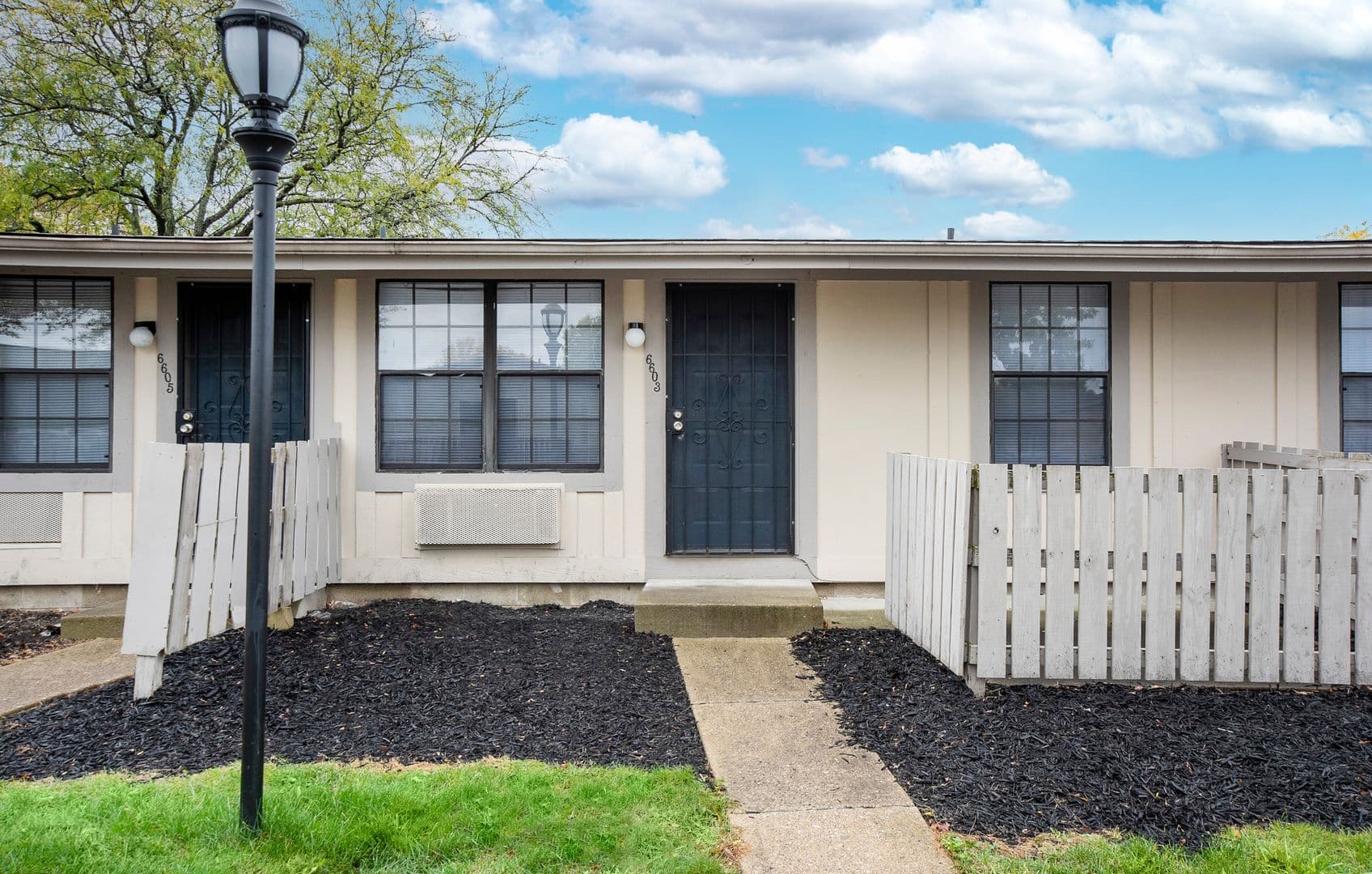 Reynoldsburg Apartment: 2760 Flag Lane