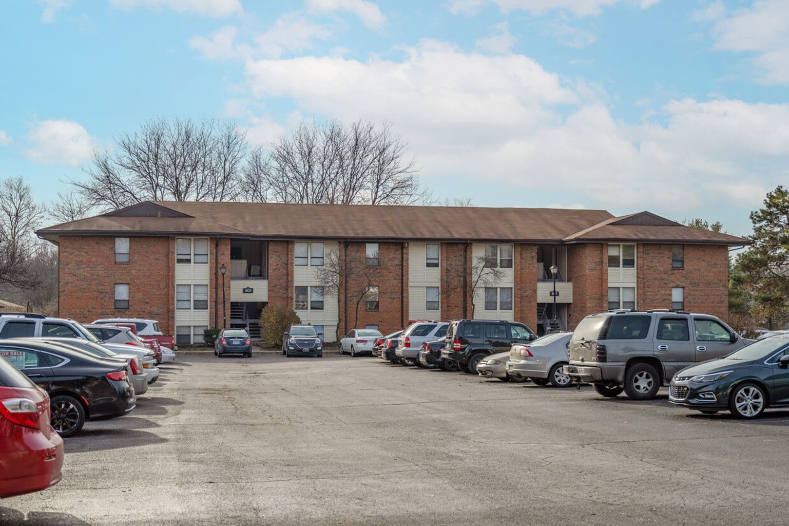 Columbus Apartment: 1833 Schrock Rd