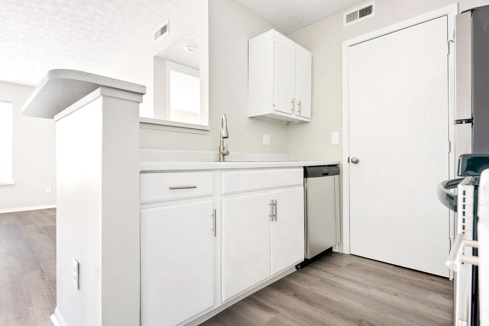Columbus Apartment: 4711 Bay Run Dr.