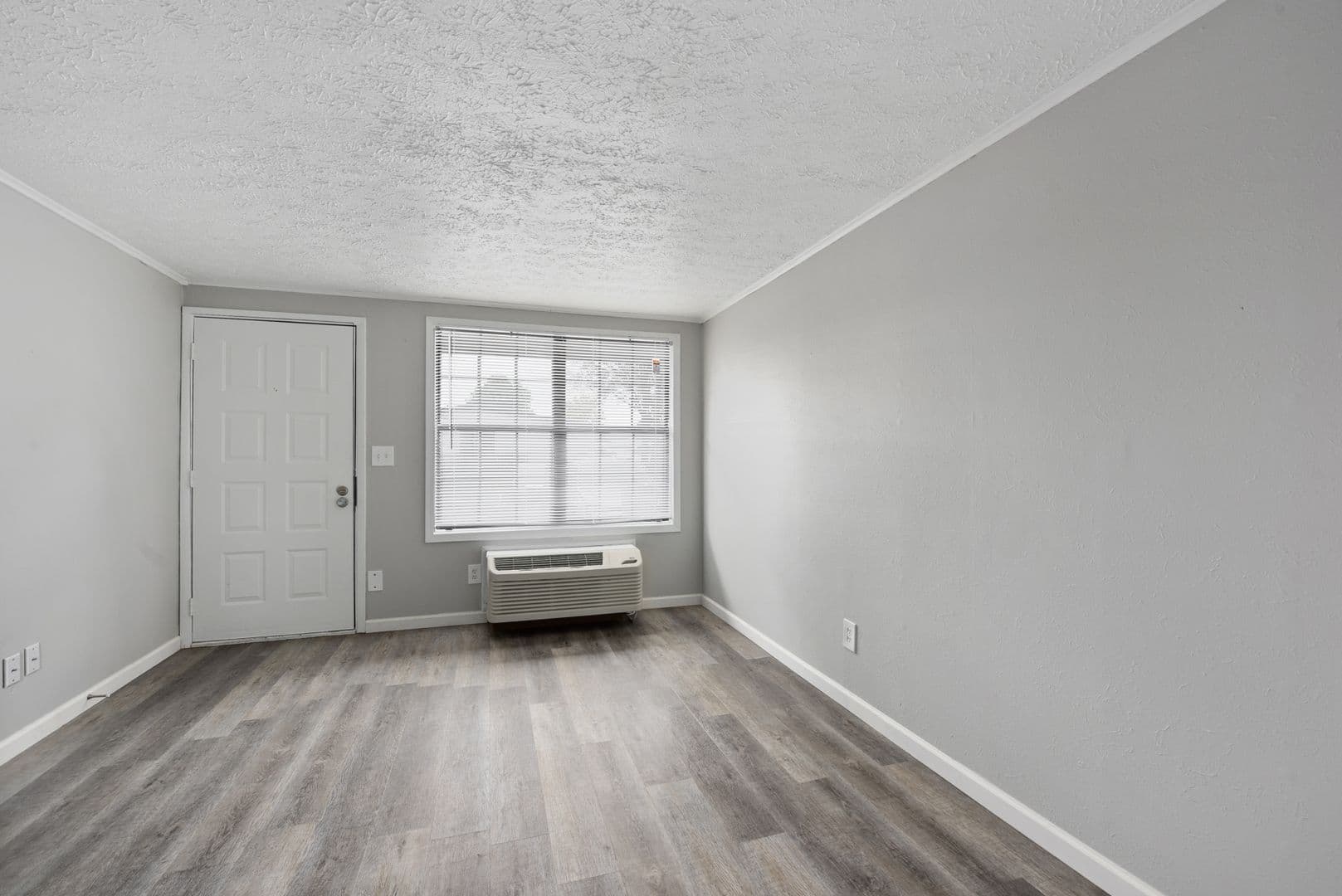 Reynoldsburg Apartment: 2760 Flag Lane