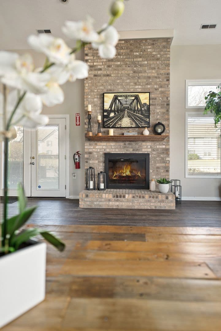 Columbus Apartment: 4711 Bay Run Dr.