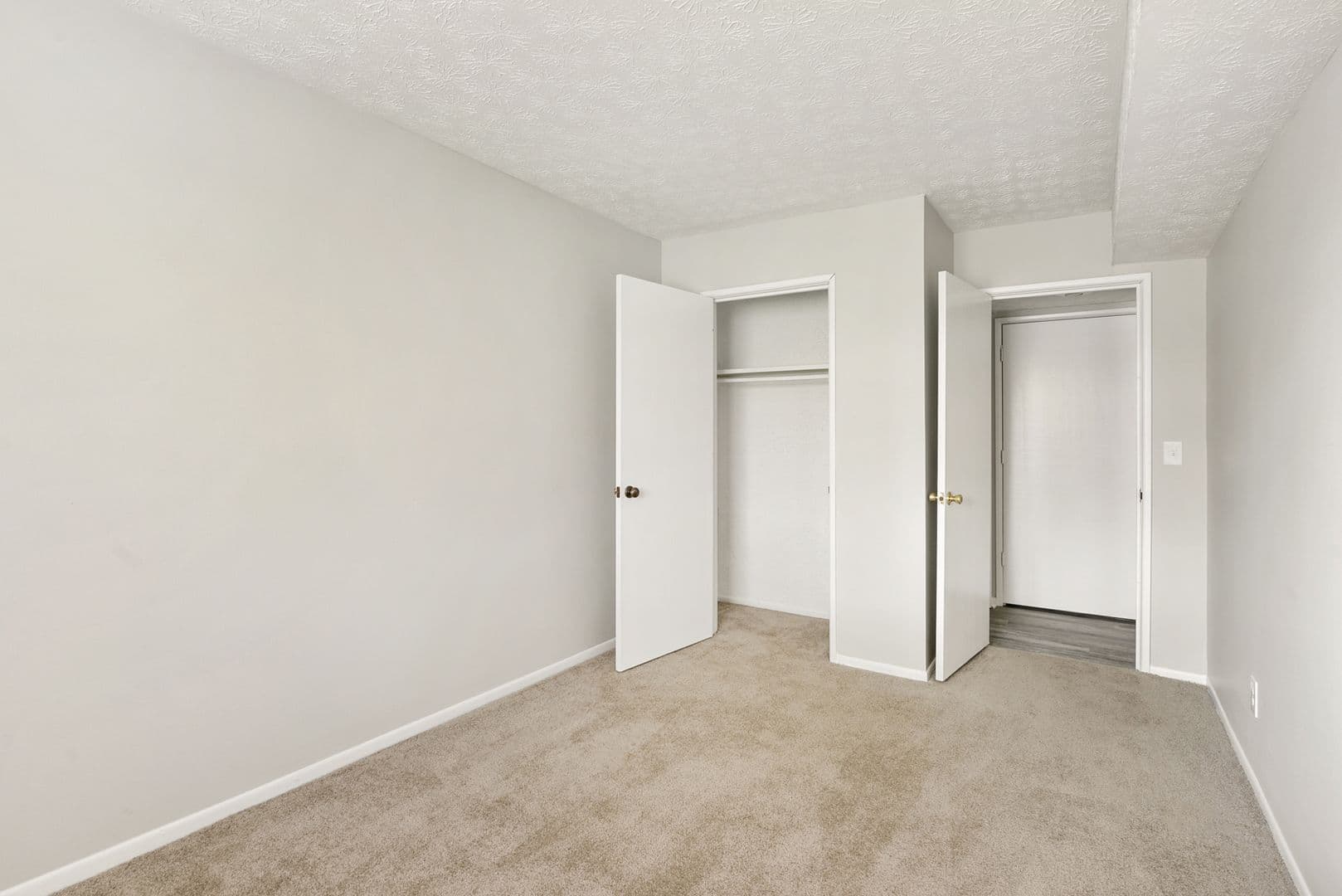 Columbus Apartment: 4979 Kingshill Drive