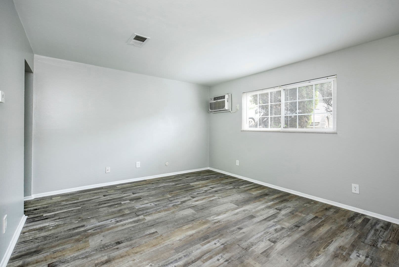 Columbus Apartment: 810 Riverview Drive