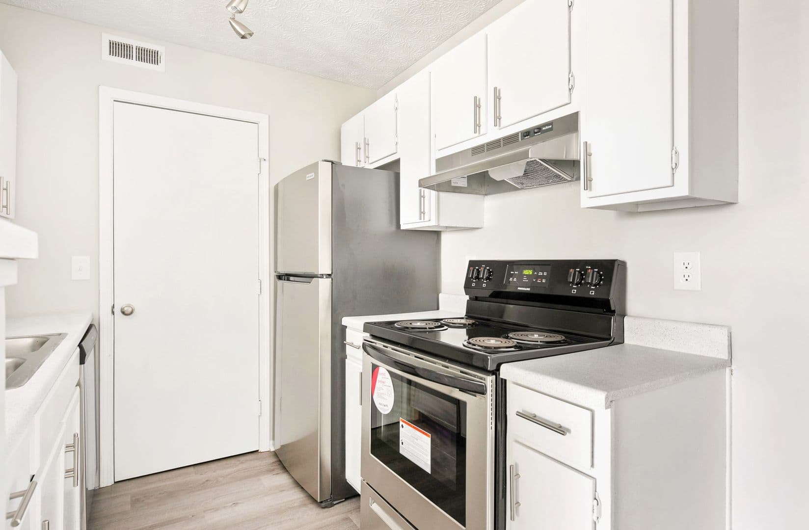 Columbus Apartment: 4711 Bay Run Dr.