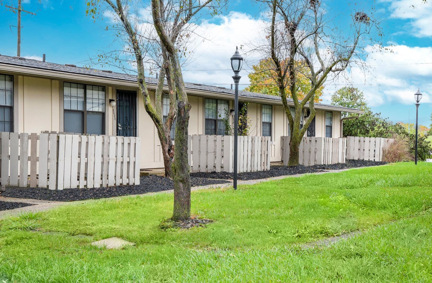 Reynoldsburg Apartment: 2760 Flag Lane