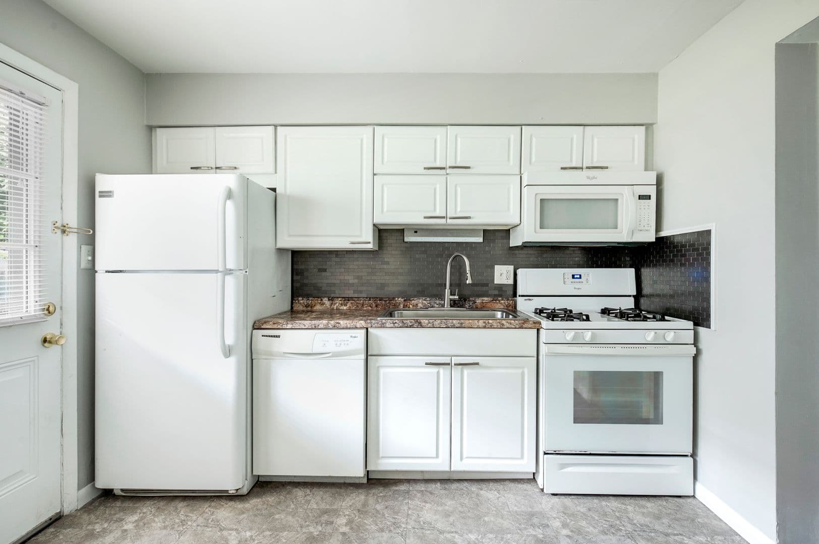 Columbus Apartment: 810 Riverview Drive