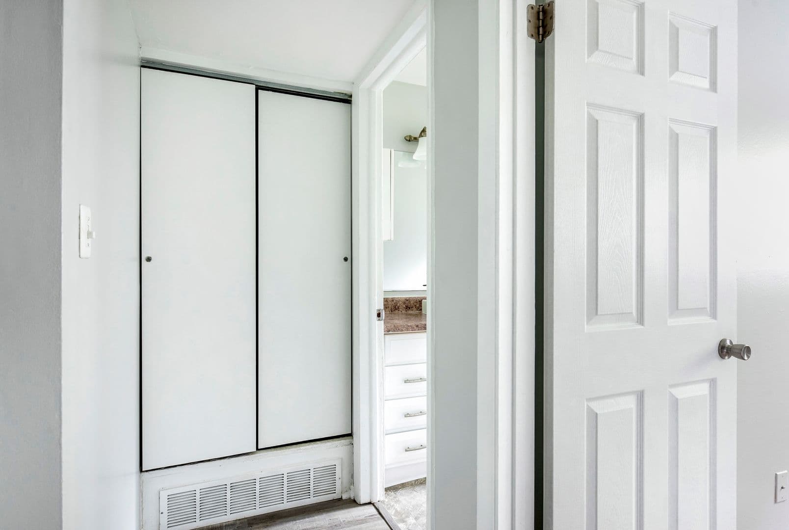 Columbus Apartment: 810 Riverview Drive