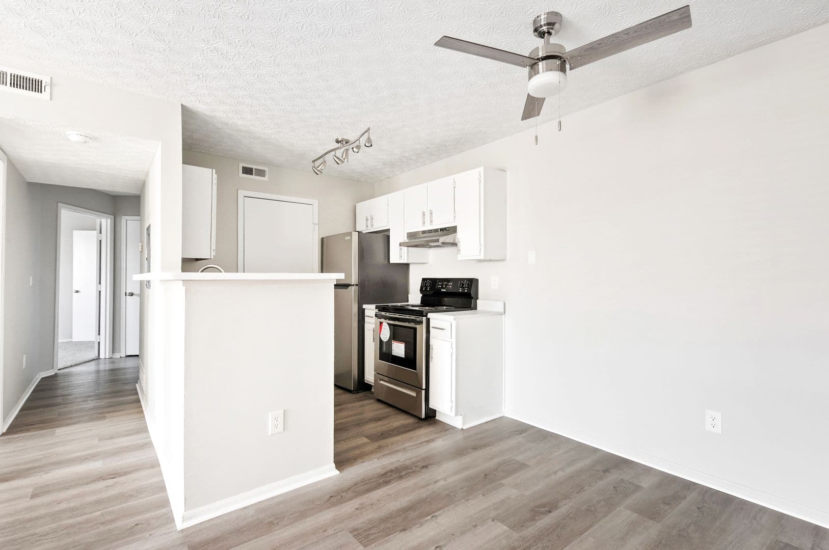 Columbus Apartment: 4711 Bay Run Dr.