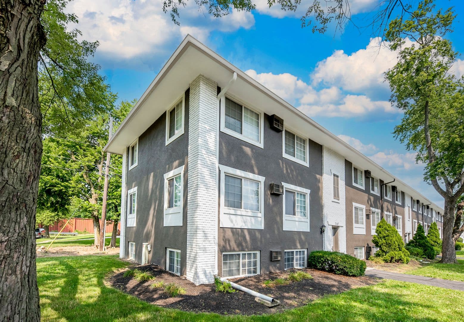 Columbus Apartment: 810 Riverview Drive