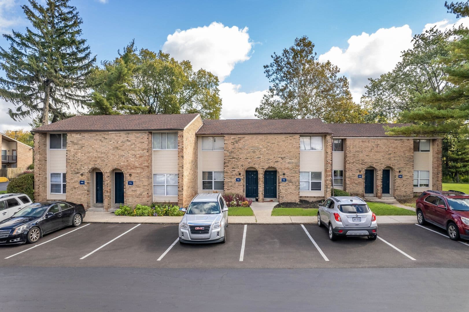 Columbus Apartment: 947 E Forest Creek Dr