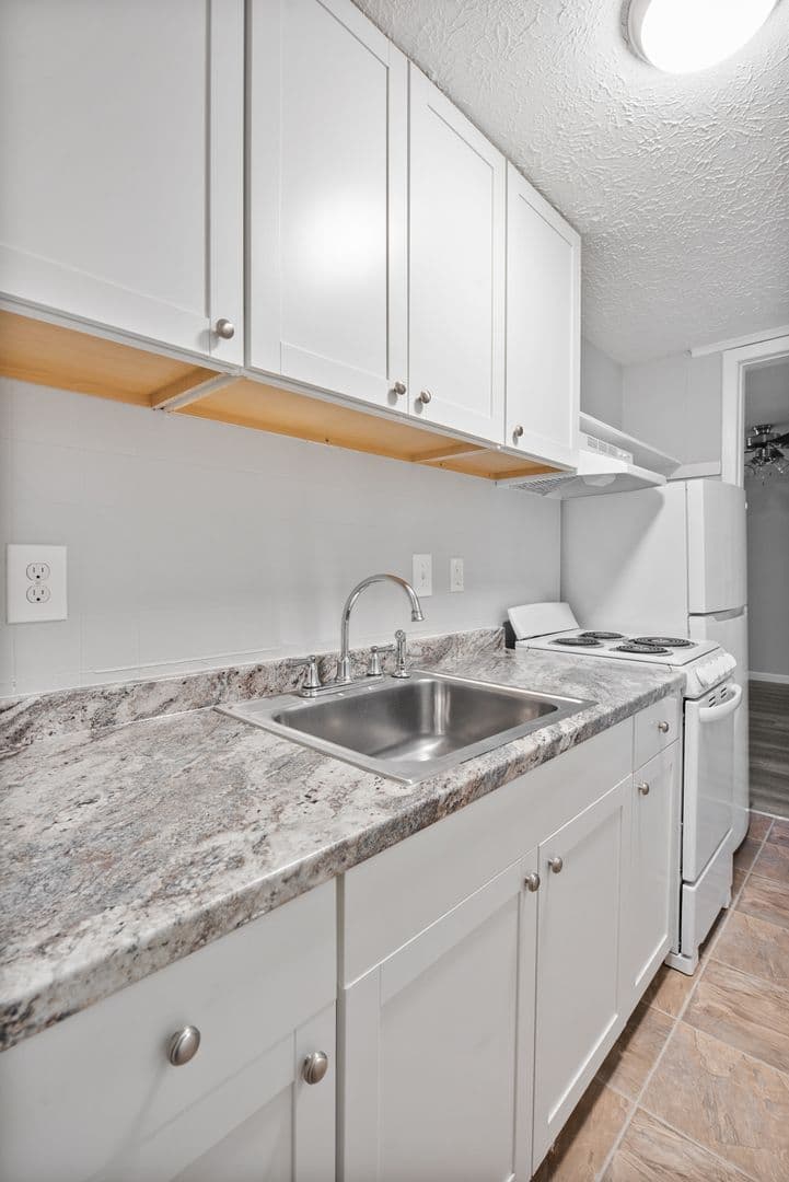 Reynoldsburg Apartment: 2760 Flag Lane