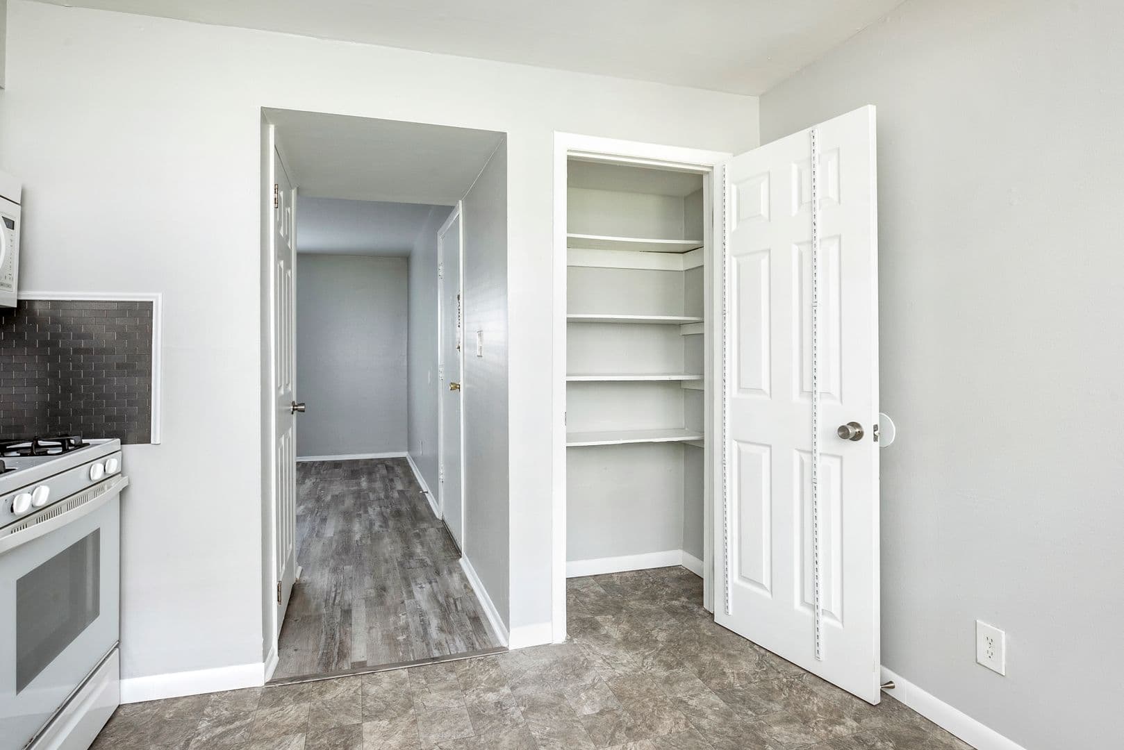 Columbus Apartment: 810 Riverview Drive