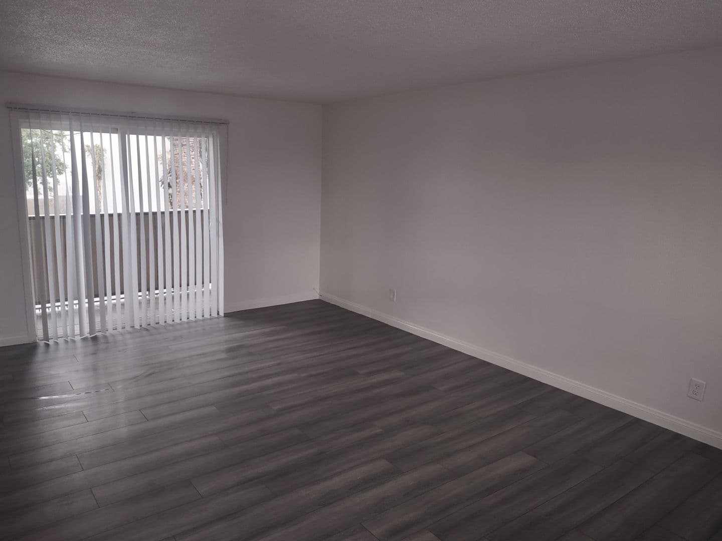 Riverside Apartment: 3508 Lou Ella Lane
