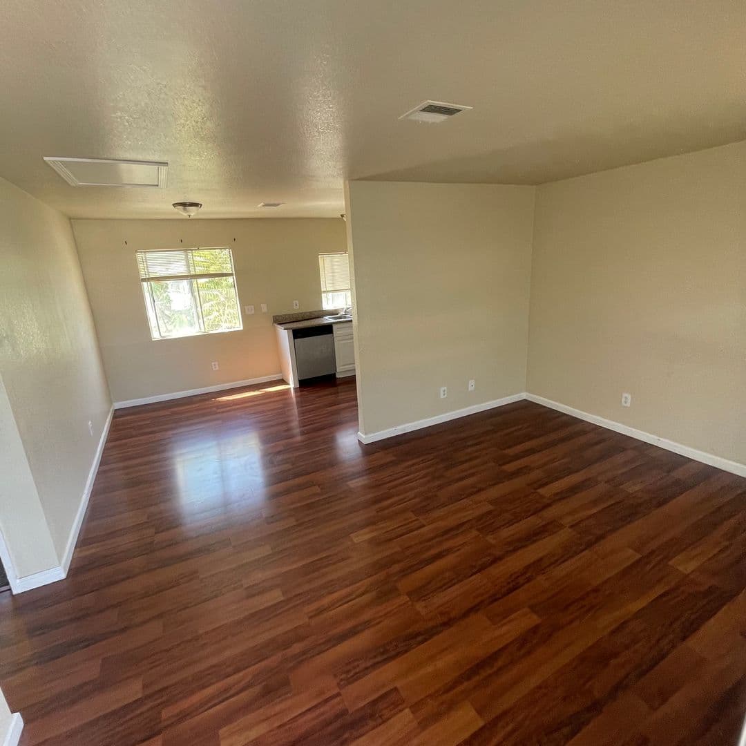Hemet Apartment: 248 S. Yale Street