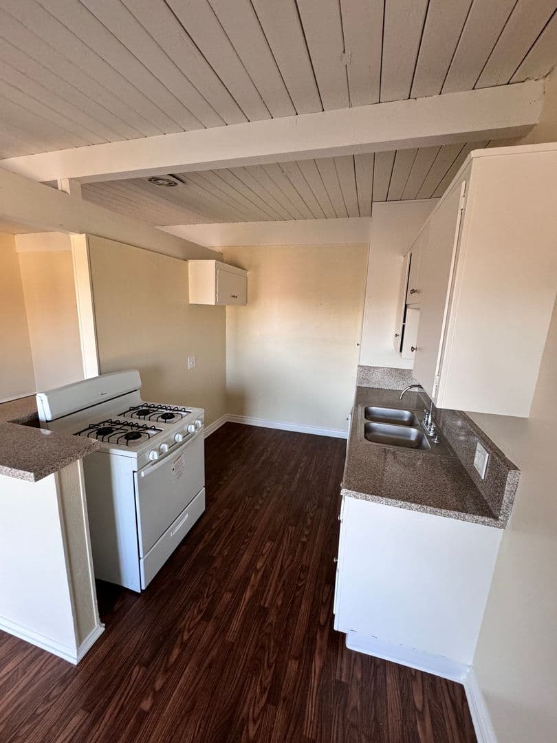 San Bernardino Apartment: 622 W. 21st Street