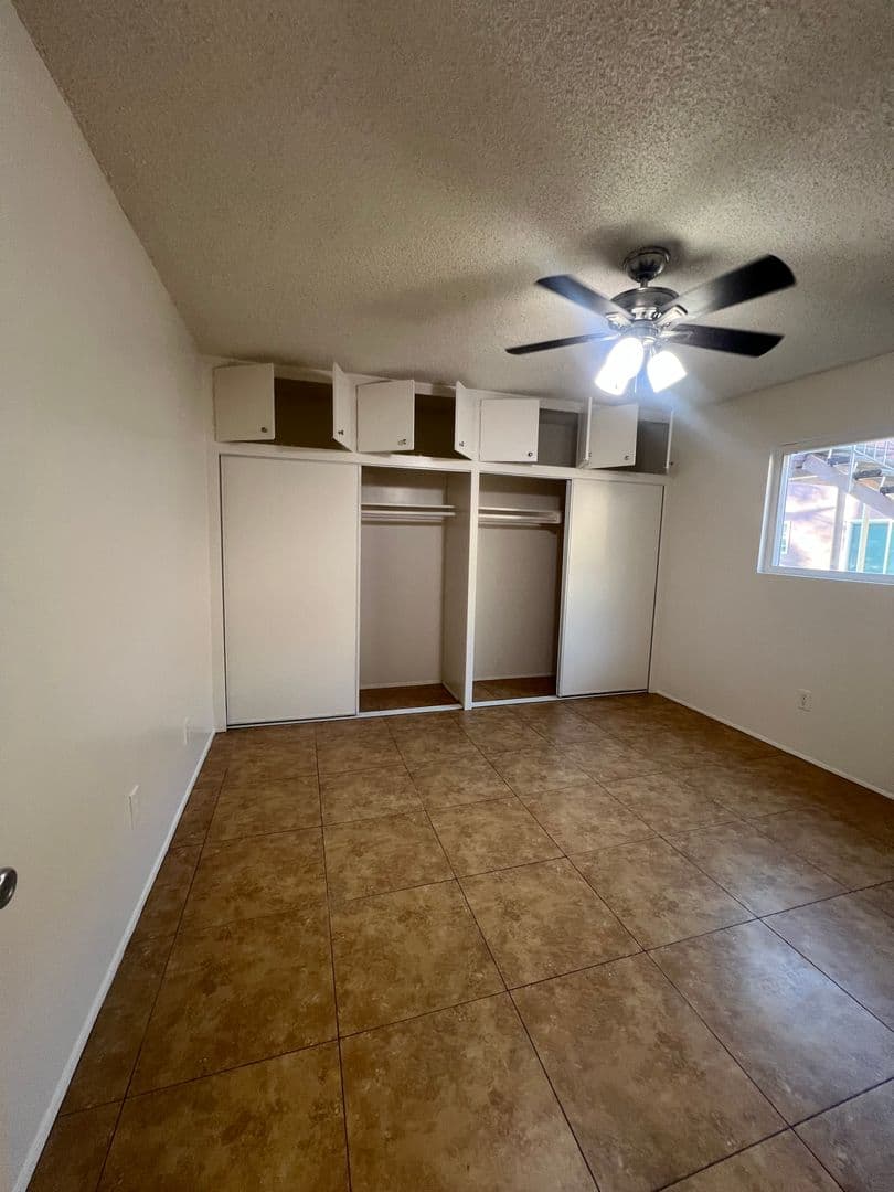 San bernardino Apartment: 3083 N. E Street