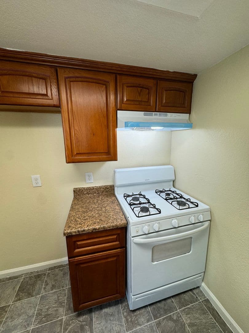 Indio Apartment: 82435 Requa Ave