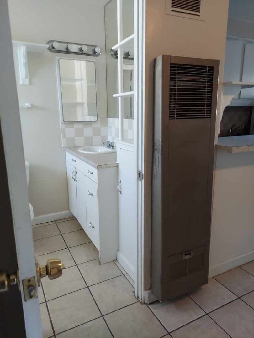 Palm Springs Apartment: 540-570 S. Highland Dr