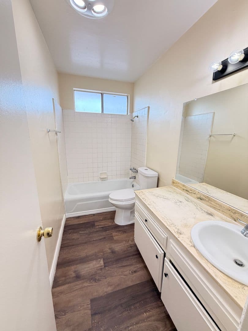 Lawndale Apartment: 14525 Firmona Avenue