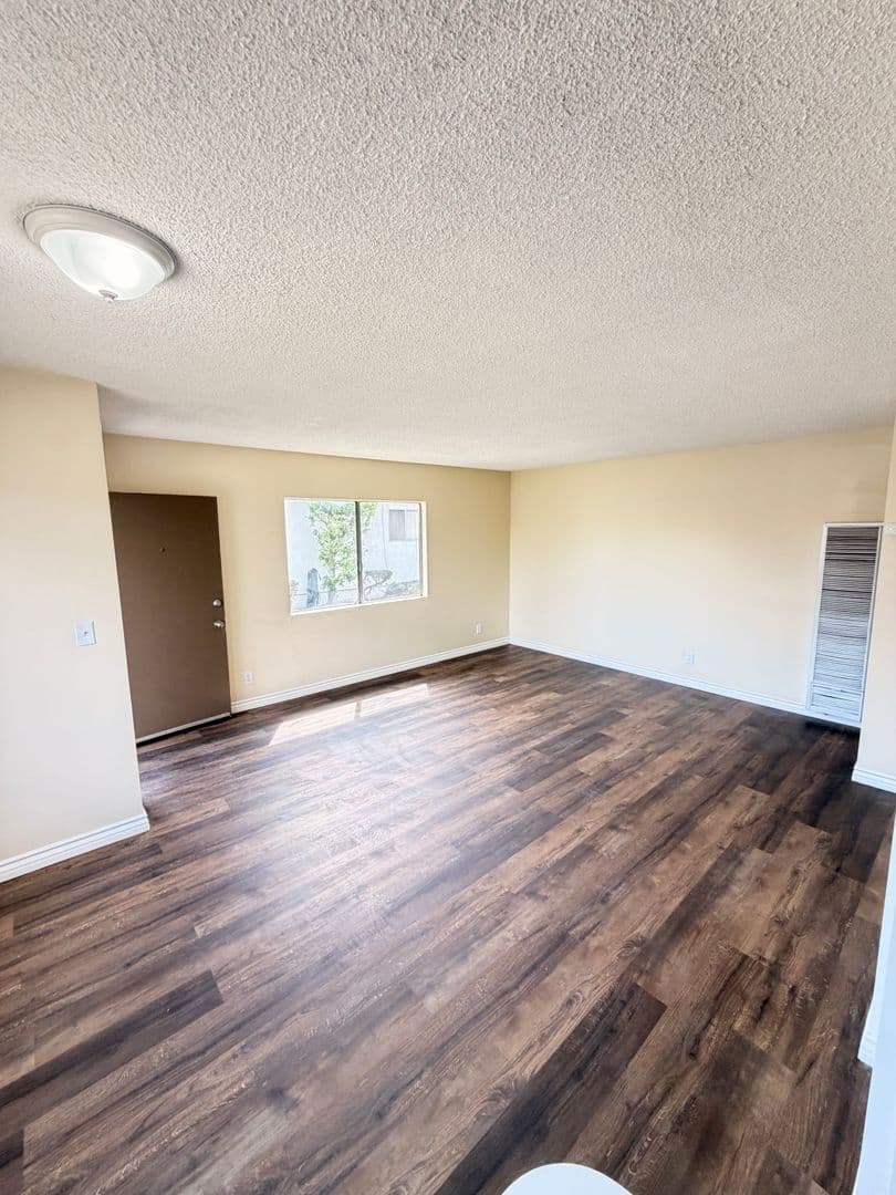 Lawndale Apartment: 14525 Firmona Avenue