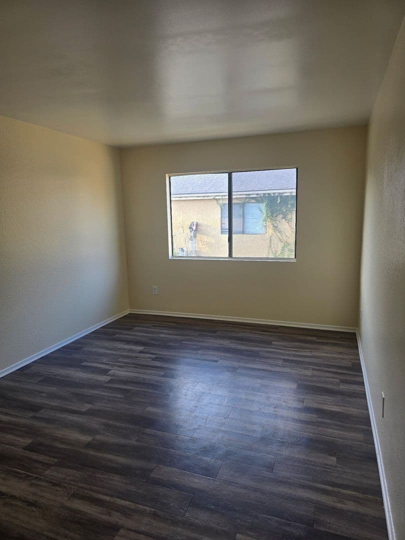Riverside Apartment: 4631 Hedrick Ave