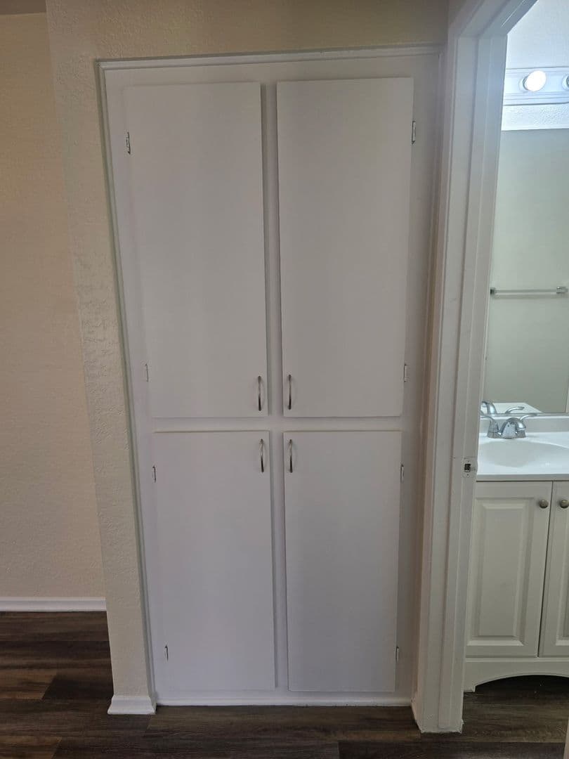 Riverside Apartment: 4631 Hedrick Ave