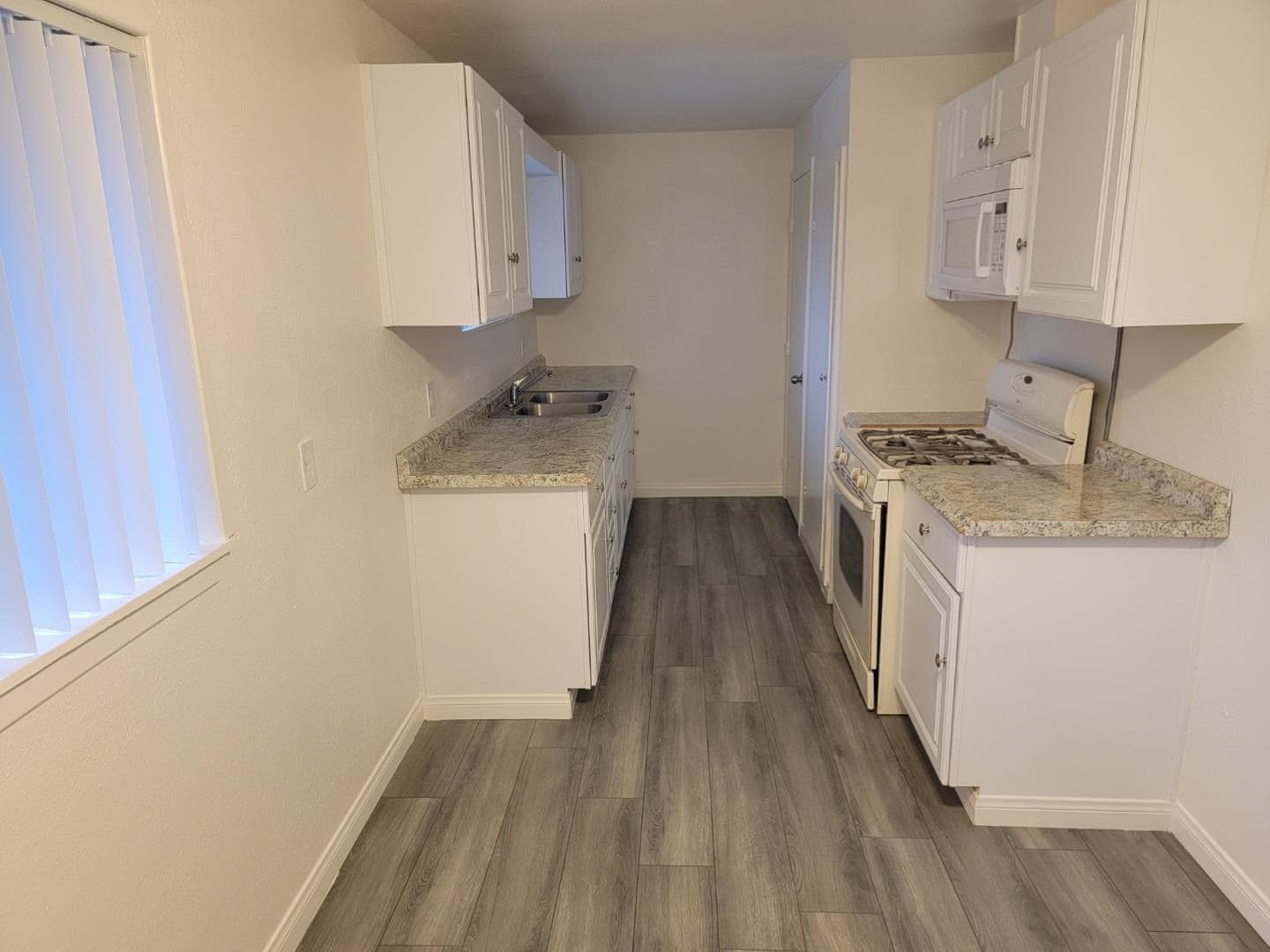 Riverside Apartment: 3508 Lou Ella Lane