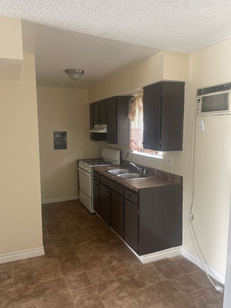 San Bernardino Apartment: 1140 W 9th St.