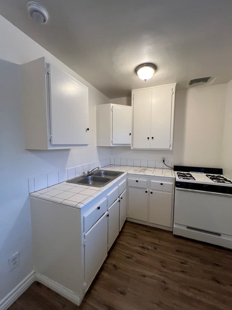 San Bernardino Apartment: 757 N. H Street