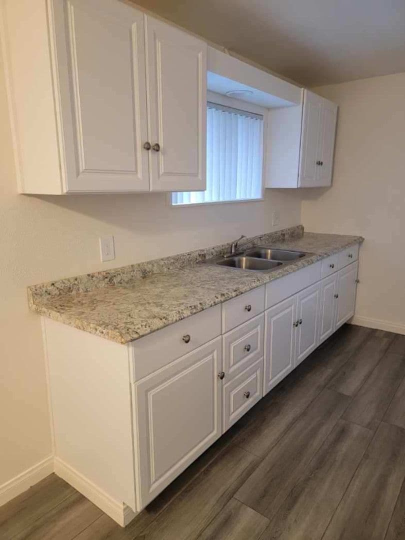 Riverside Apartment: 3508 Lou Ella Lane