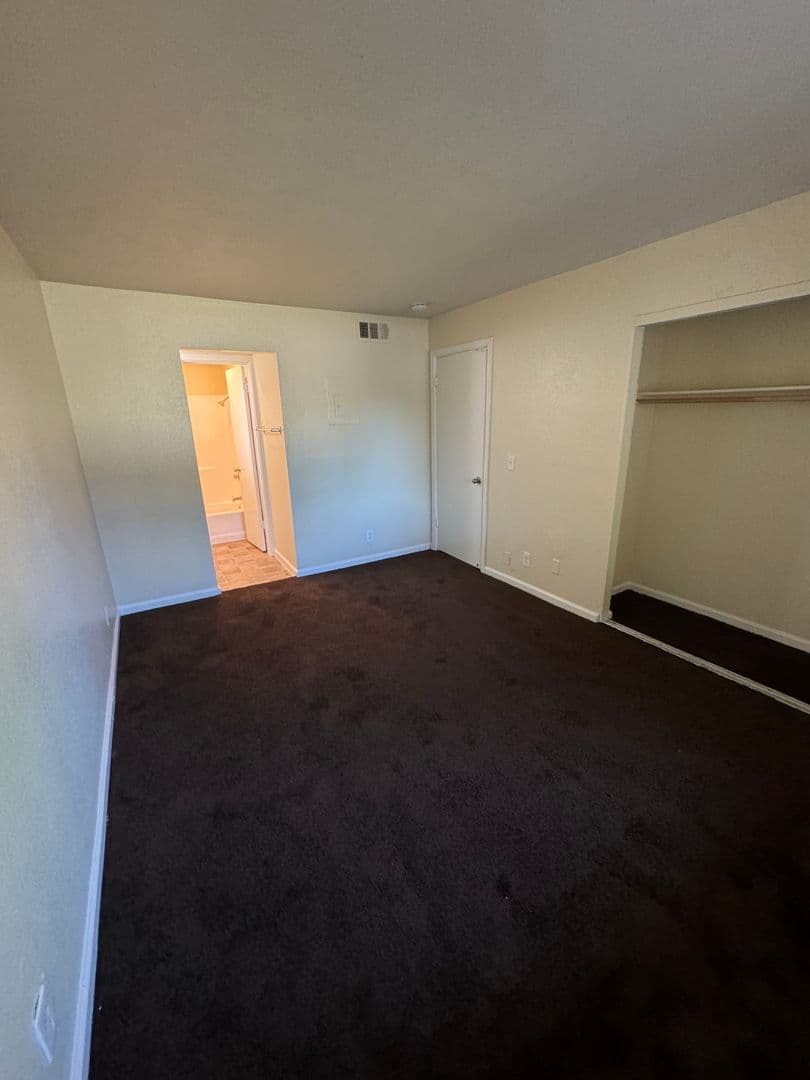 Indio Apartment: 82435 Requa Ave