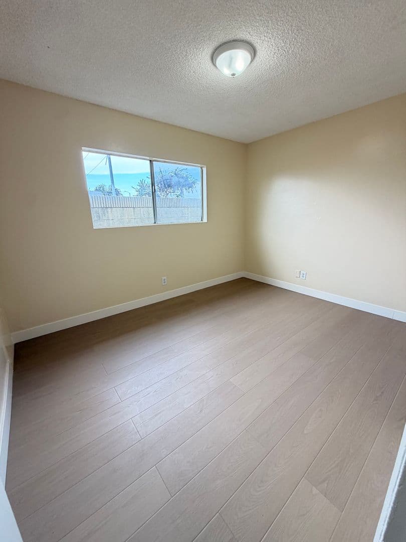 Lawndale Apartment: 14525 Firmona Avenue