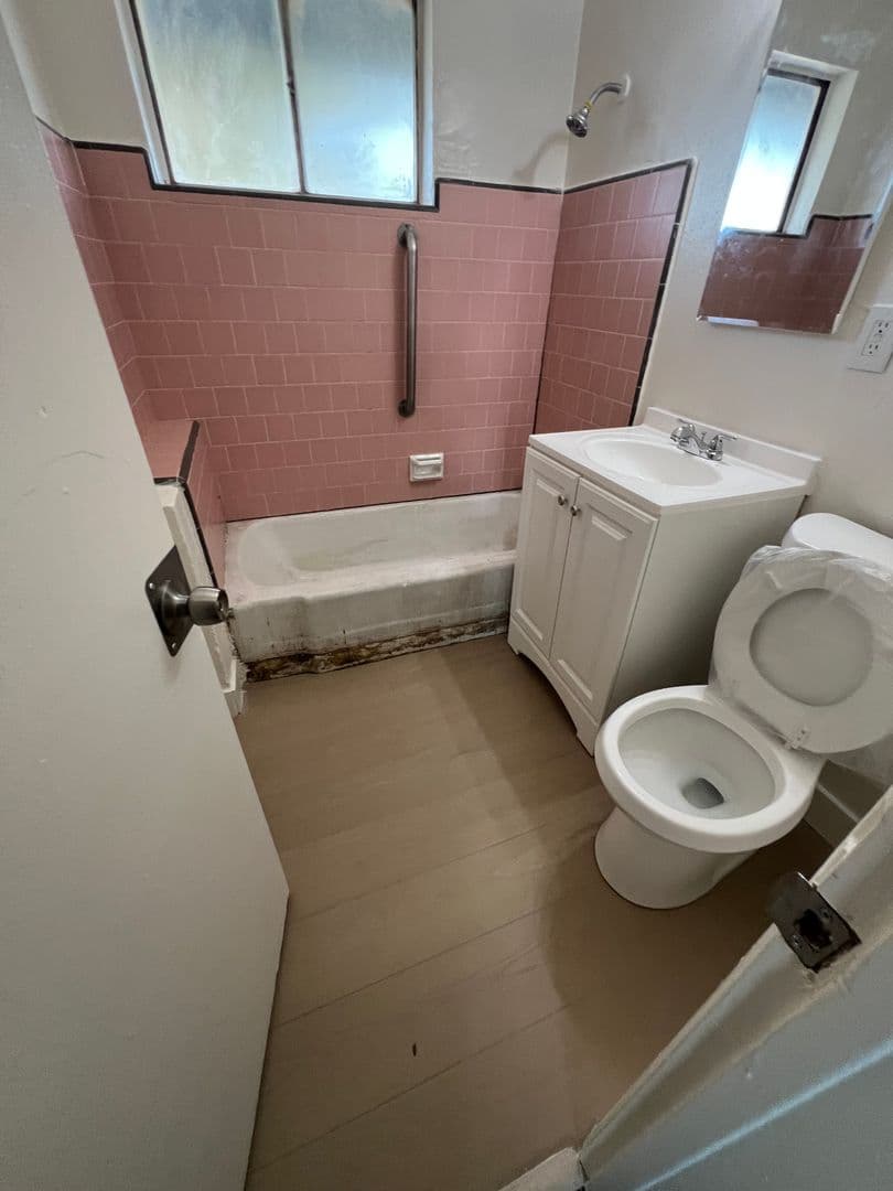 San Bernardino Apartment: 757 N. H Street