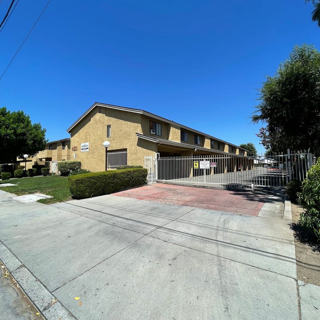Riverside Apartment: 4631 Hedrick Ave