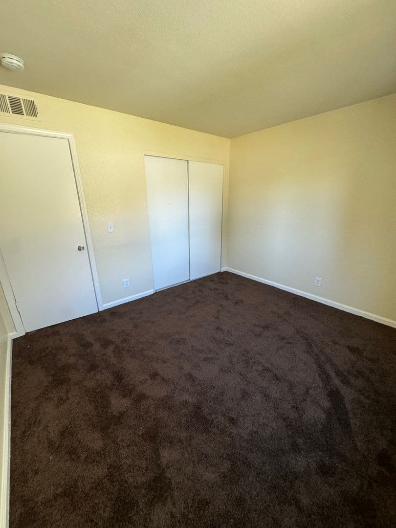 Indio Apartment: 82435 Requa Ave