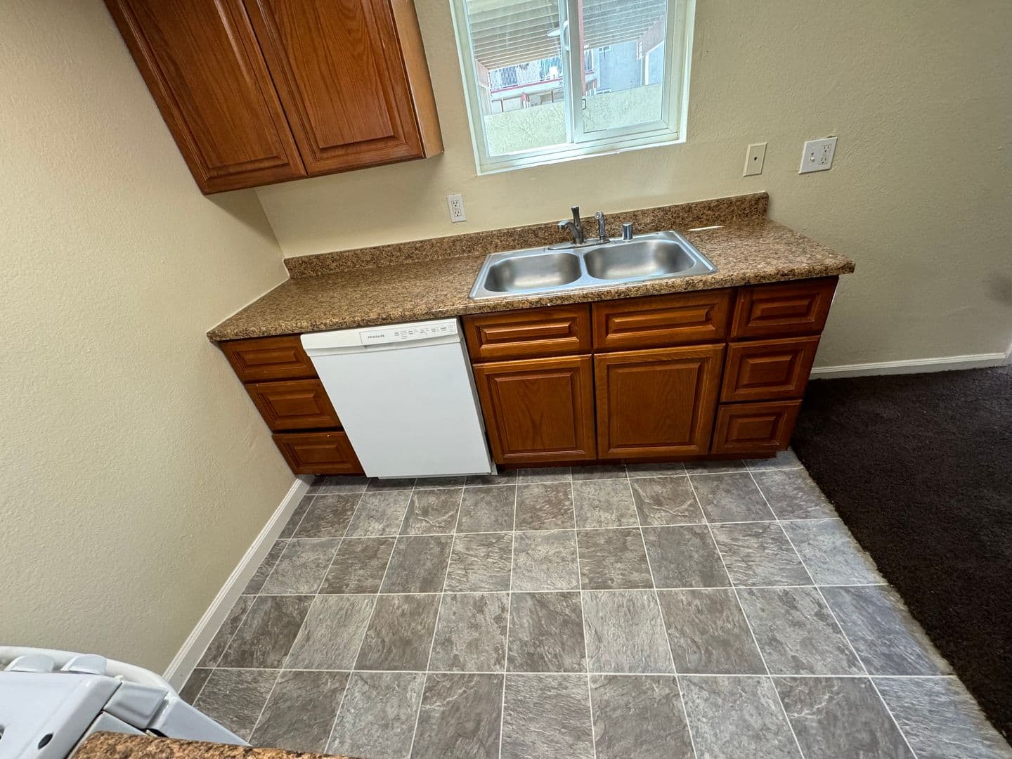 Indio Apartment: 82435 Requa Ave