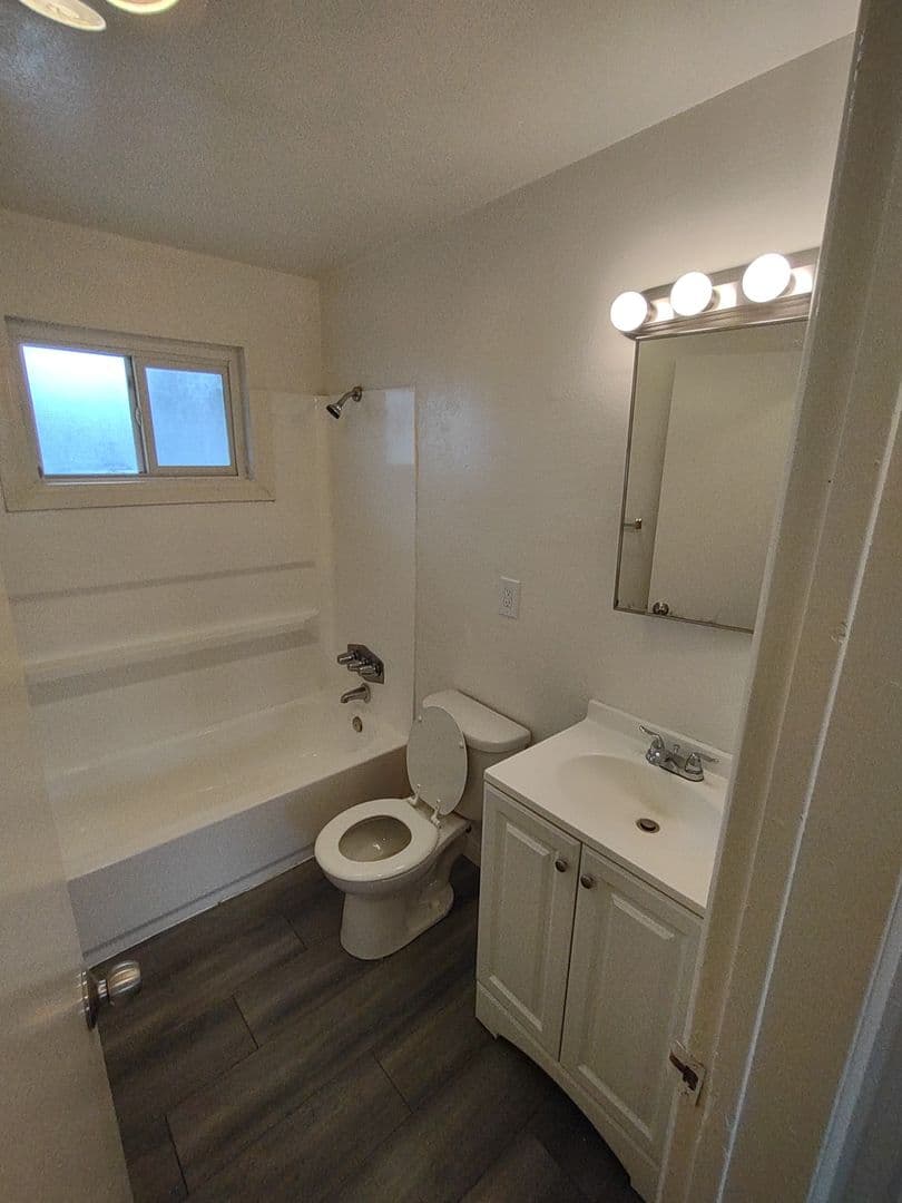 Riverside Apartment: 3508 Lou Ella Lane