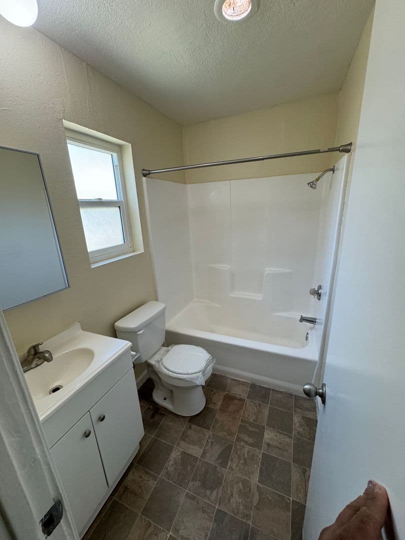Indio Apartment: 82435 Requa Ave