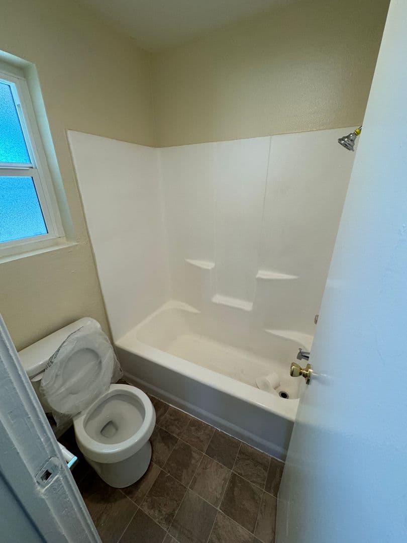Indio Apartment: 82435 Requa Ave