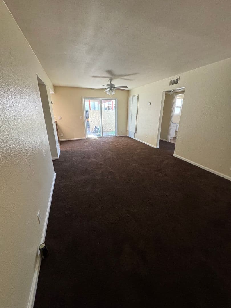 Indio Apartment: 82435 Requa Ave