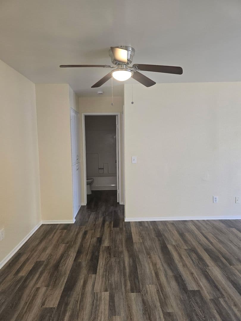 Riverside Apartment: 4631 Hedrick Ave