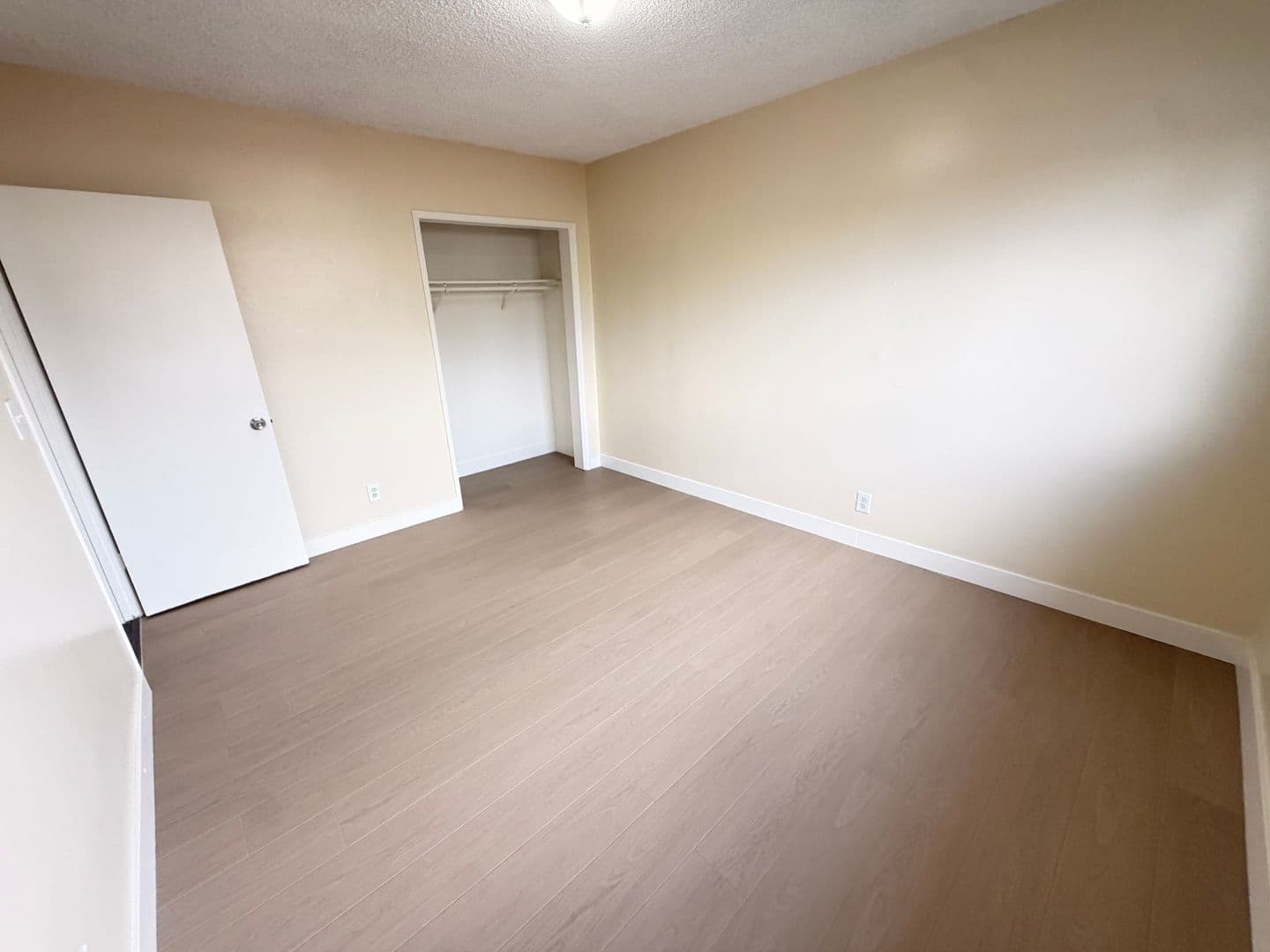 Lawndale Apartment: 14525 Firmona Avenue