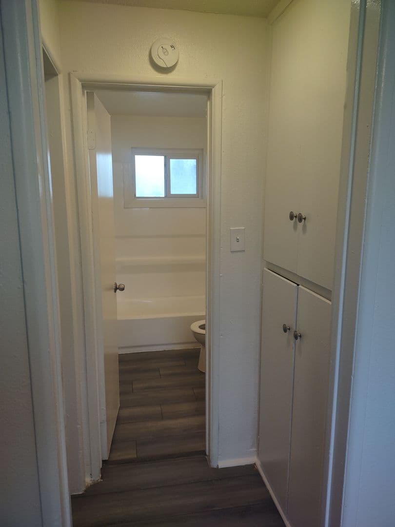 Riverside Apartment: 3508 Lou Ella Lane
