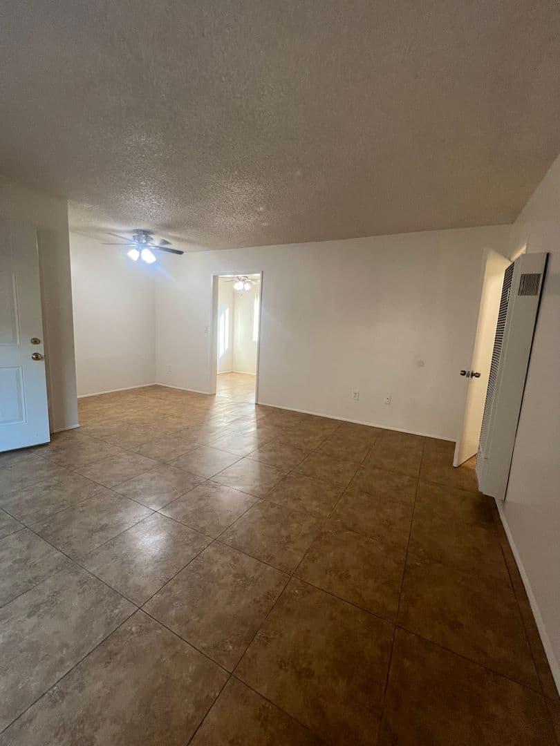 San bernardino Apartment: 3083 N. E Street